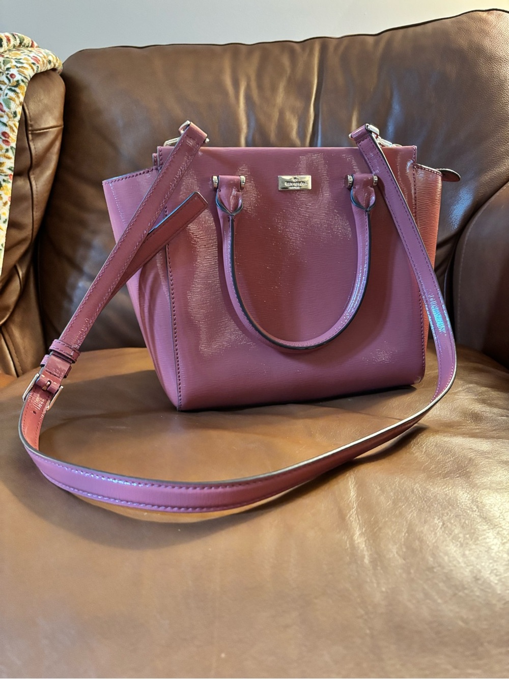 kate spade Bixby Place medium satchel
glossy, pomegranate
Like new